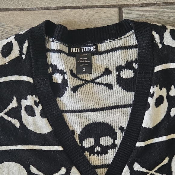 Hot Topic Black and White Cardigan Sweater with Geometric Patterns - Picture 2 of 7